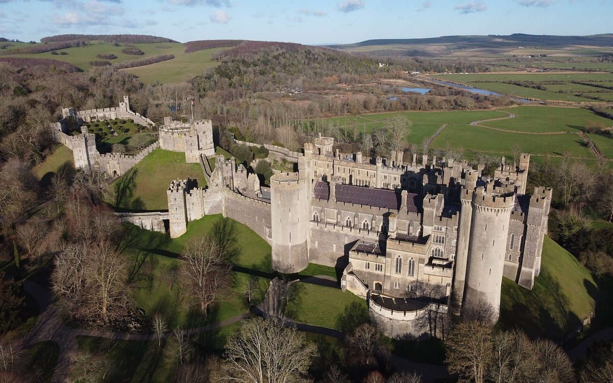Arundel Castle and Town - Day Trip by Minibus from Brighton